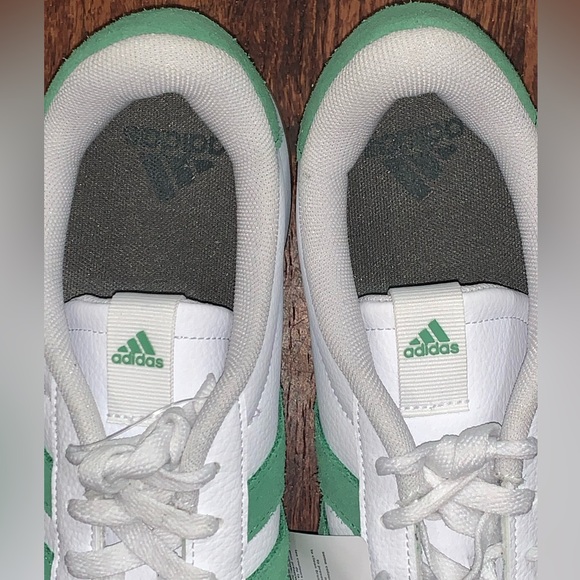 Adidas - Picture 8 of 13